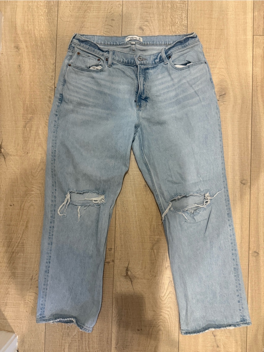 Abercrombie & Fitch “the baggy” low rise jeans